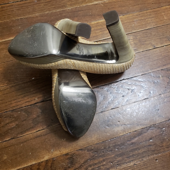 Valentino Peep-toe Pumps - Picture 4 of 7